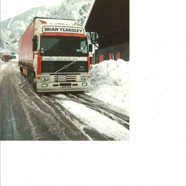 Volvo F12 in snow