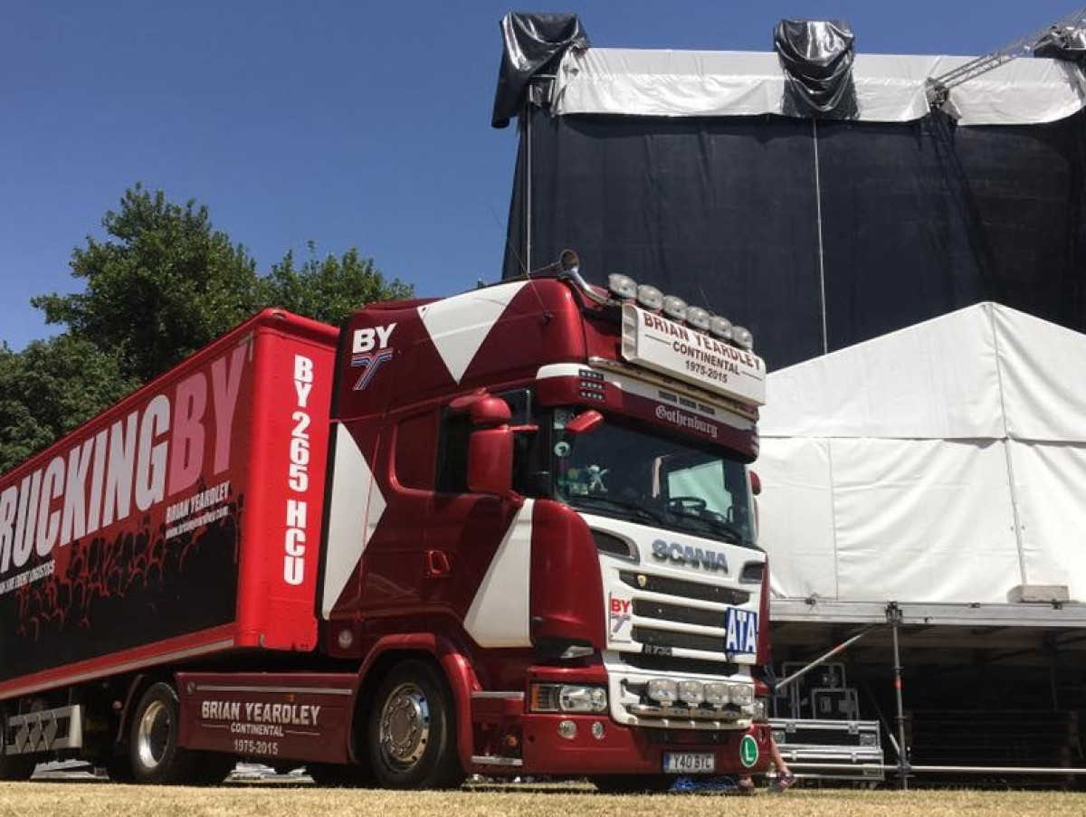 TRUCKINGBY Rock The Eastern Block With 3 Days Grace