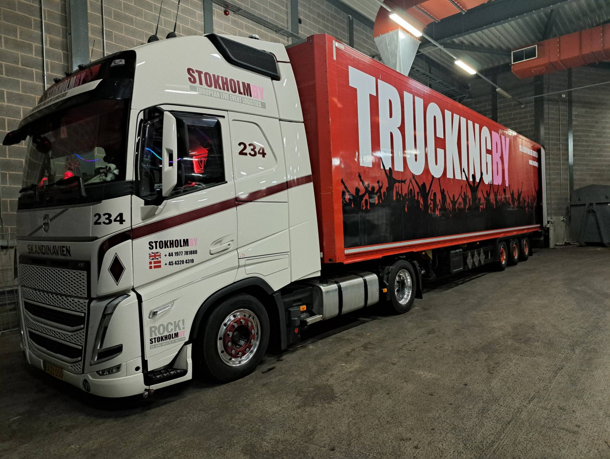 Leeds Arena with Wolf Alice