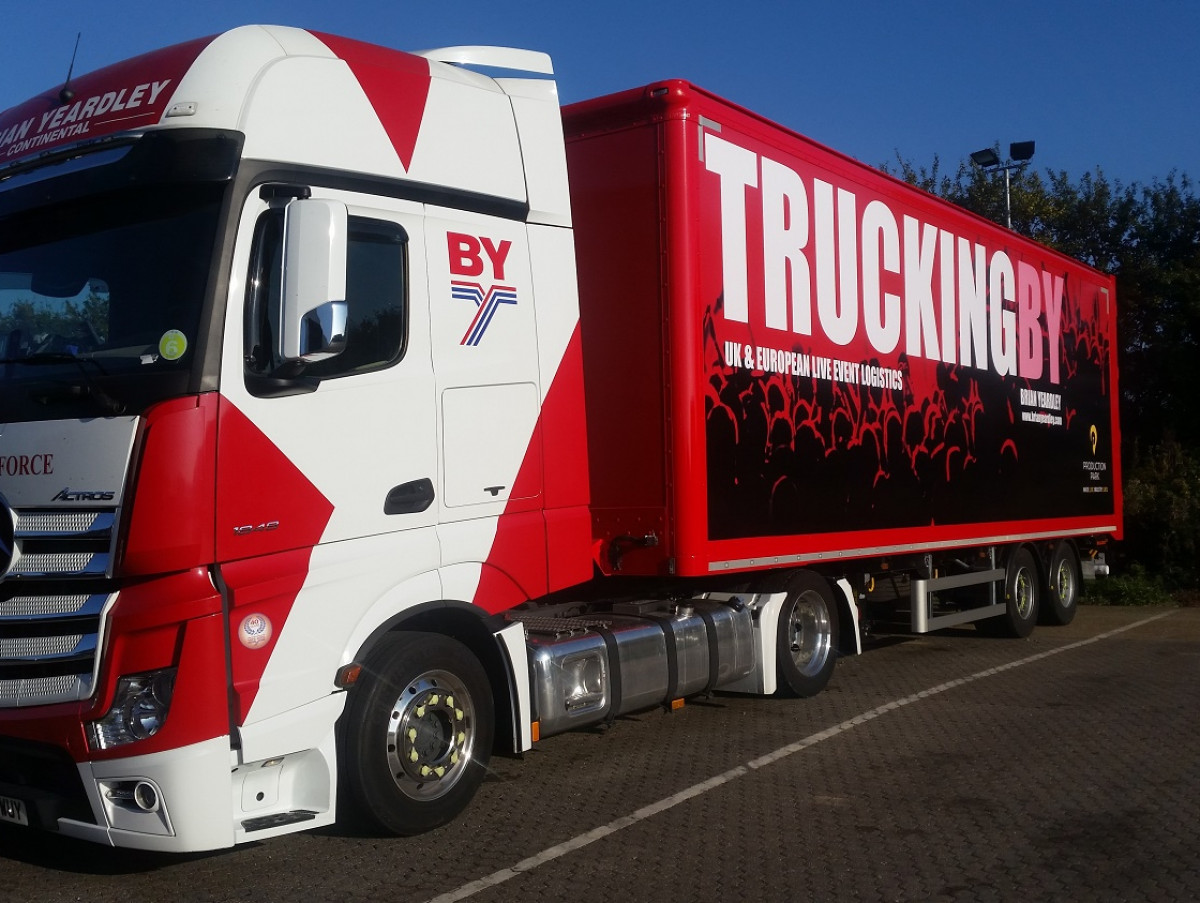 TRUCKINGBY Cover John Grants Uk & Eire Gigs On His World Tour