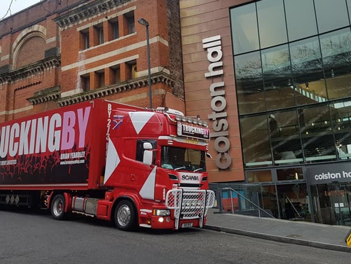 TRUCKINGBY On Tour With Seal