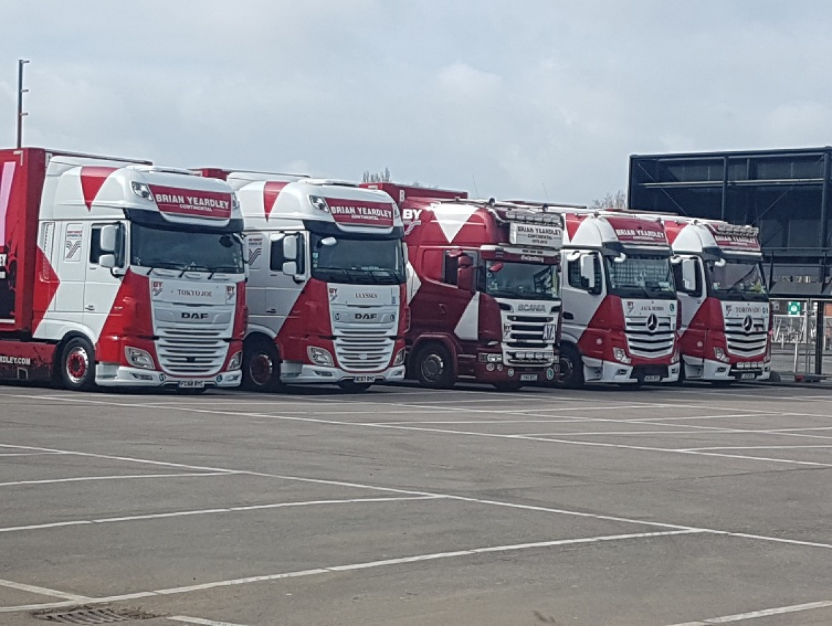 TRUCKINGBY Rock With Def Leppard