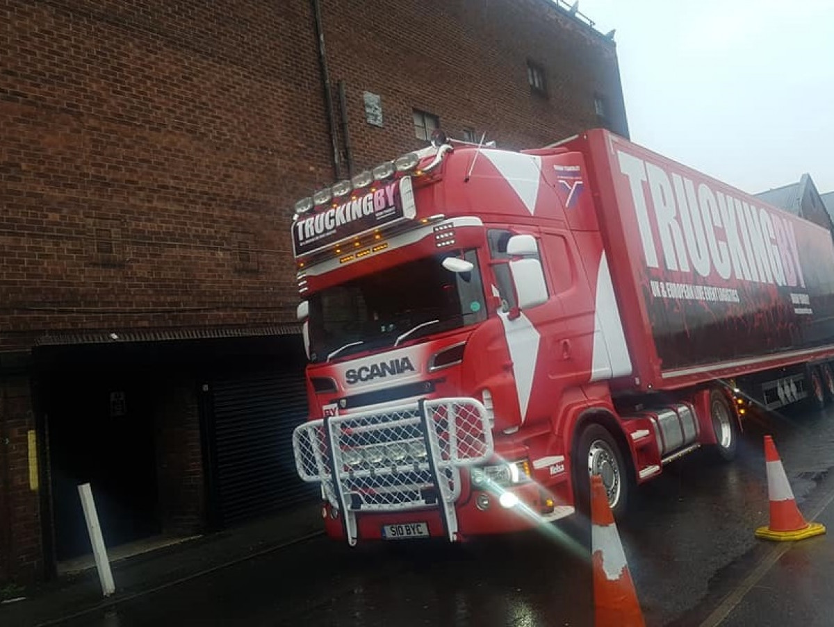 TRUCKINGBY Cover Uk Leg Of Evanescence 18 Tour