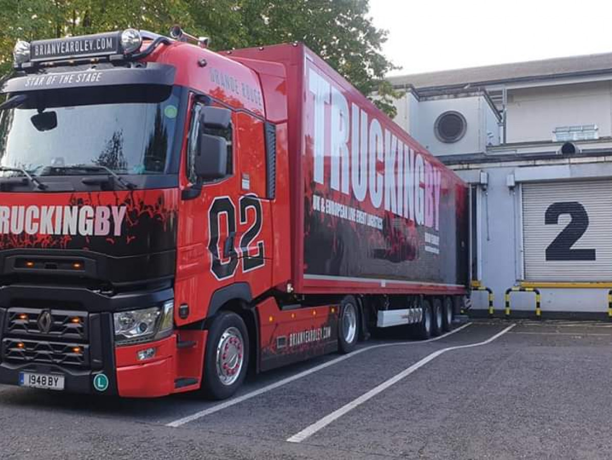 TRUCKINGBY Step Back Into The 80's With Midge Ure On His Vienna The 1980 Tour