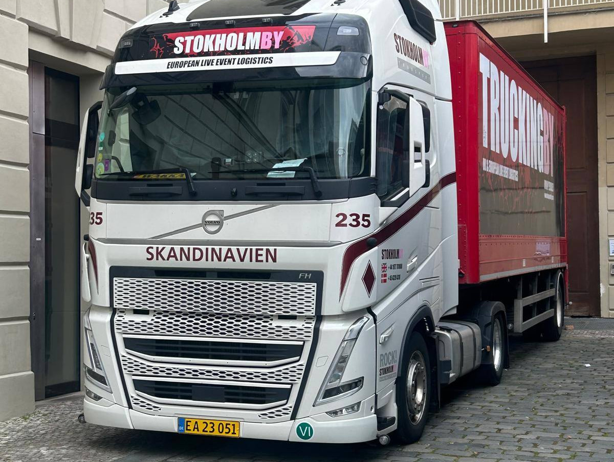 TRUCKINGBY are in Prague