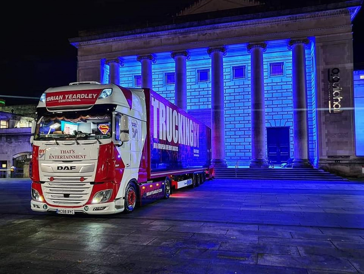 TRUCKINGBY Team Up With Jack Savoretti On His UK Tour To Promote His New Album