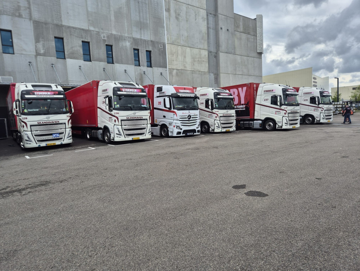 WWE & TRUCKINGBY trucks take over Lyon Arena